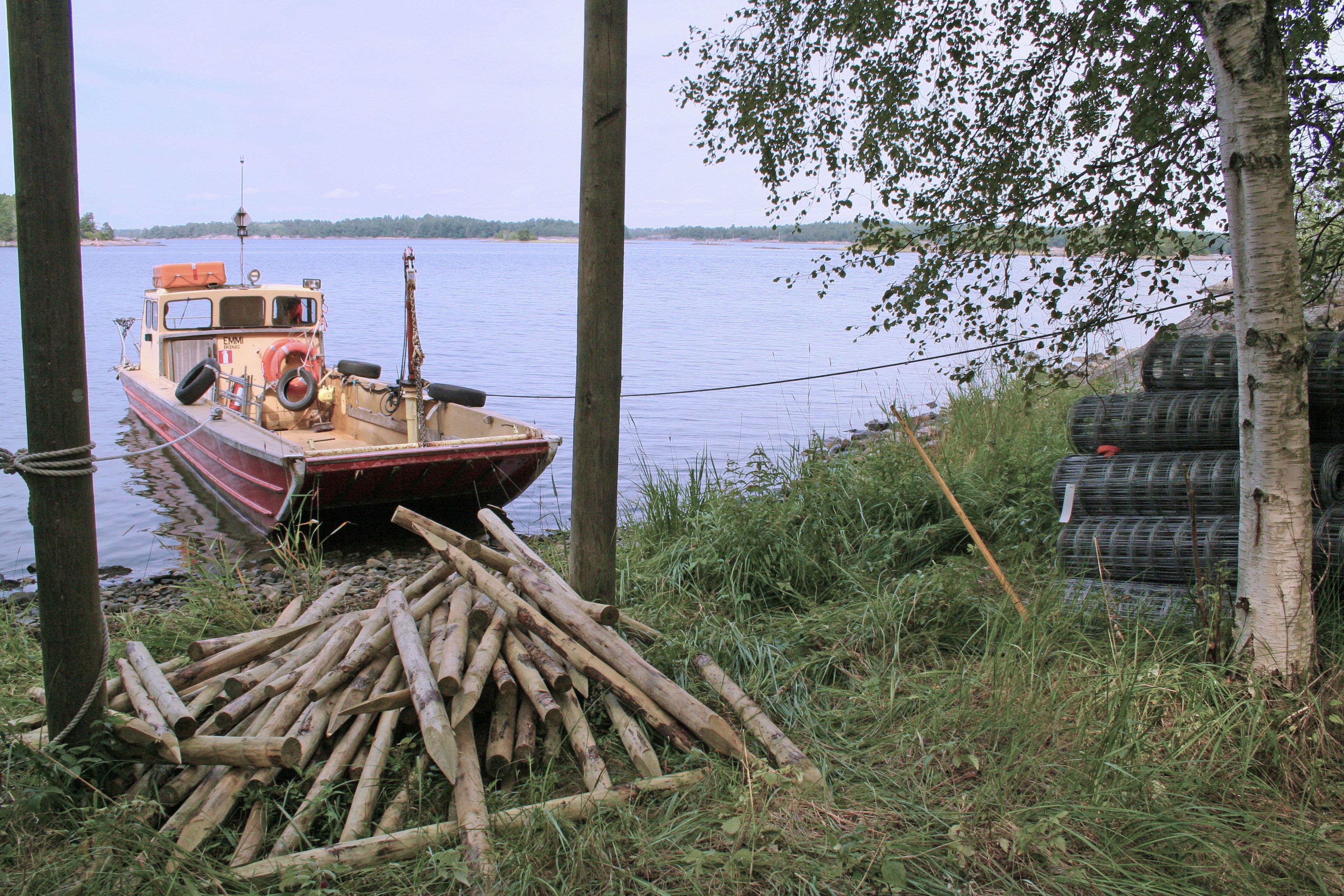 Aitatarpeita matkalla kunnostuskohteelle.